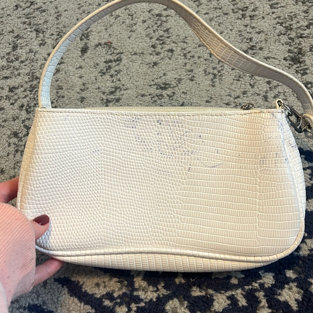 White shoulder bag